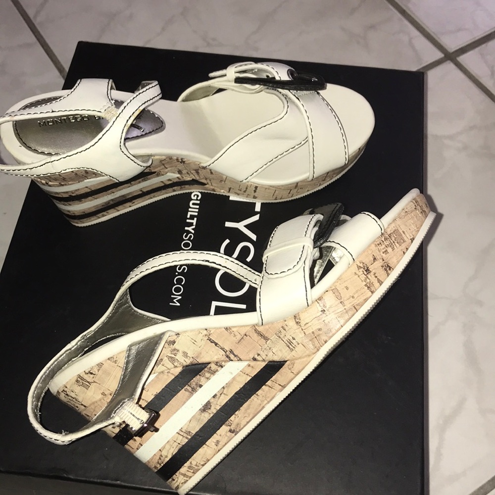 *FREE WITH PURCHASE Montego Bay Club Black/Beige Sandals